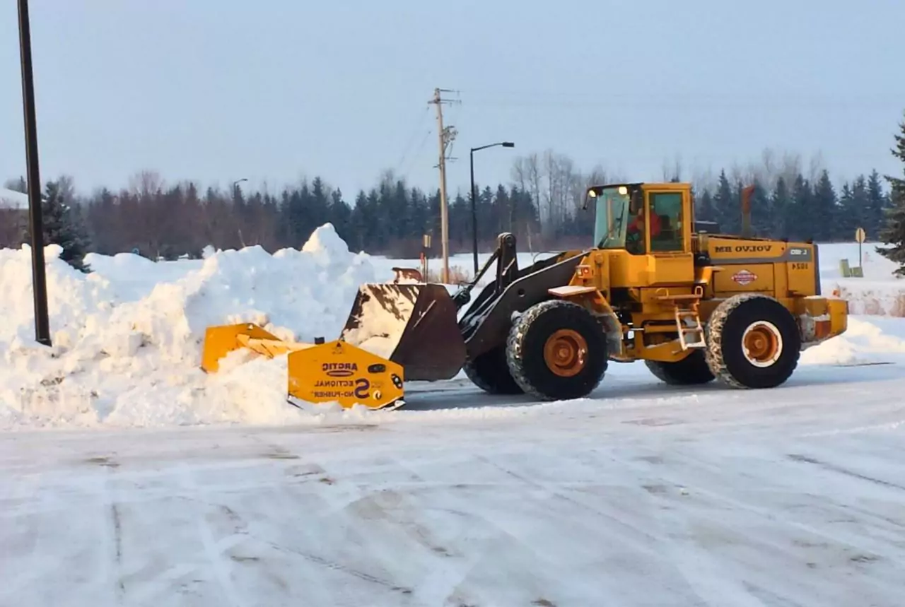 7 Factors to Consider When Hiring Commercial Snow Removal Company